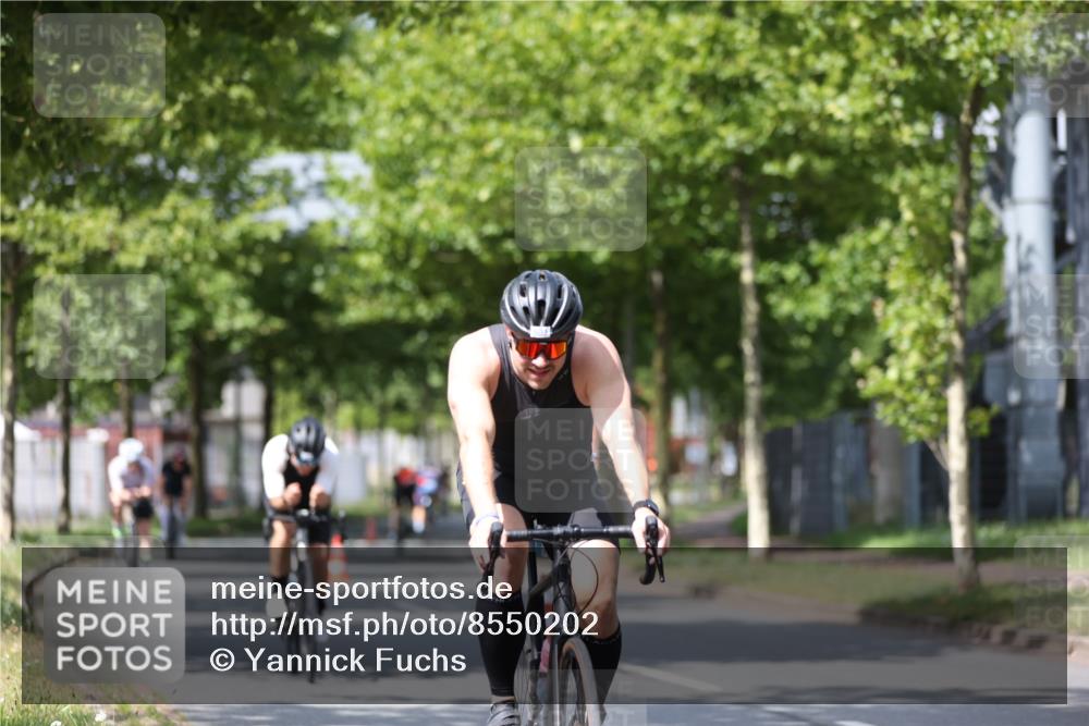 10.08.2025 - GEWOBA Citytriathlon Bremen Yannick Fuchs http://msf.ph/oto/8550202 10.08.2025 12:22:32 Radfahren 580, 602, 634, 663, 665, 803, 848, 870, 910, 926, 1023 meine-sportfotos.de
