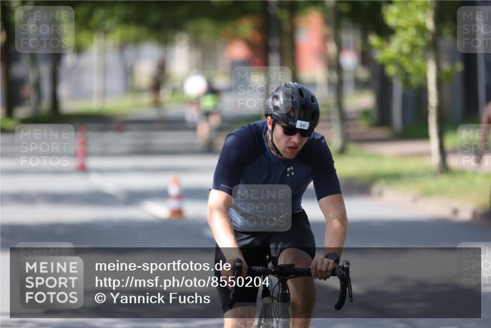 10.08.2025 - GEWOBA Citytriathlon Bremen Yannick Fuchs http://msf.ph/oto/8550204 10.08.2025 14:12:33 Radfahren 10, 33, 66, 155, 171, 178 meine-sportfotos.de