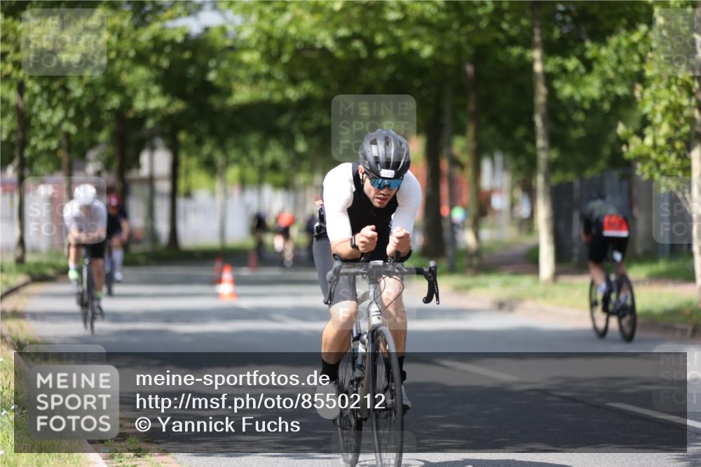 10.08.2025 - GEWOBA Citytriathlon Bremen Yannick Fuchs http://msf.ph/oto/8550212 10.08.2025 12:22:33 Radfahren 580, 602, 634, 663, 665, 803, 848, 870, 910, 926, 1023 meine-sportfotos.de