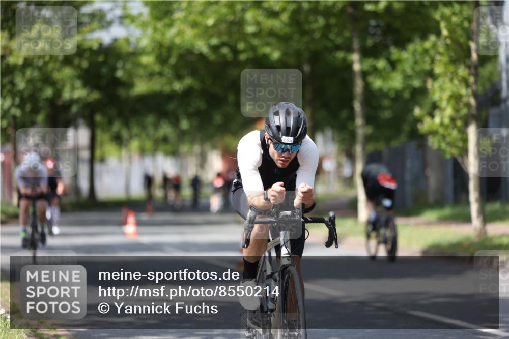 10.08.2025 - GEWOBA Citytriathlon Bremen Yannick Fuchs http://msf.ph/oto/8550214 10.08.2025 12:22:33 Radfahren 580, 602, 634, 663, 665, 803, 848, 870, 910, 926, 1023 meine-sportfotos.de