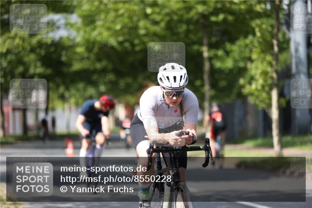 10.08.2025 - GEWOBA Citytriathlon Bremen Yannick Fuchs http://msf.ph/oto/8550228 10.08.2025 12:22:36 Radfahren 580, 602, 634, 663, 665, 803, 848, 870, 910, 926, 1023 meine-sportfotos.de