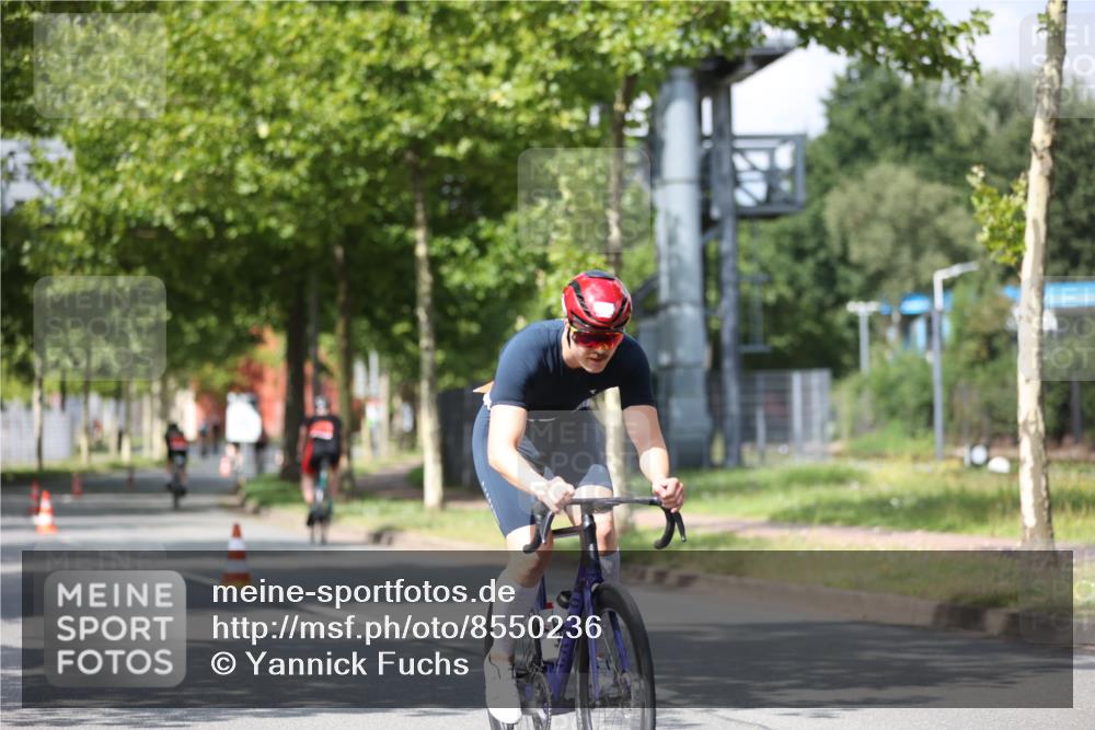 10.08.2025 - GEWOBA Citytriathlon Bremen Yannick Fuchs http://msf.ph/oto/8550236 10.08.2025 12:22:36 Radfahren 580, 602, 634, 663, 665, 803, 848, 870, 910, 926, 1023 meine-sportfotos.de