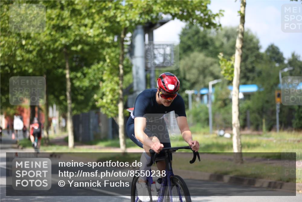 10.08.2025 - GEWOBA Citytriathlon Bremen Yannick Fuchs http://msf.ph/oto/8550238 10.08.2025 12:22:37 Radfahren 580, 602, 634, 663, 665, 803, 848, 870, 910, 926, 1023 meine-sportfotos.de