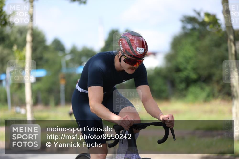 10.08.2025 - GEWOBA Citytriathlon Bremen Yannick Fuchs http://msf.ph/oto/8550242 10.08.2025 12:22:37 Radfahren 580, 602, 634, 663, 665, 803, 848, 870, 910, 926, 1023 meine-sportfotos.de