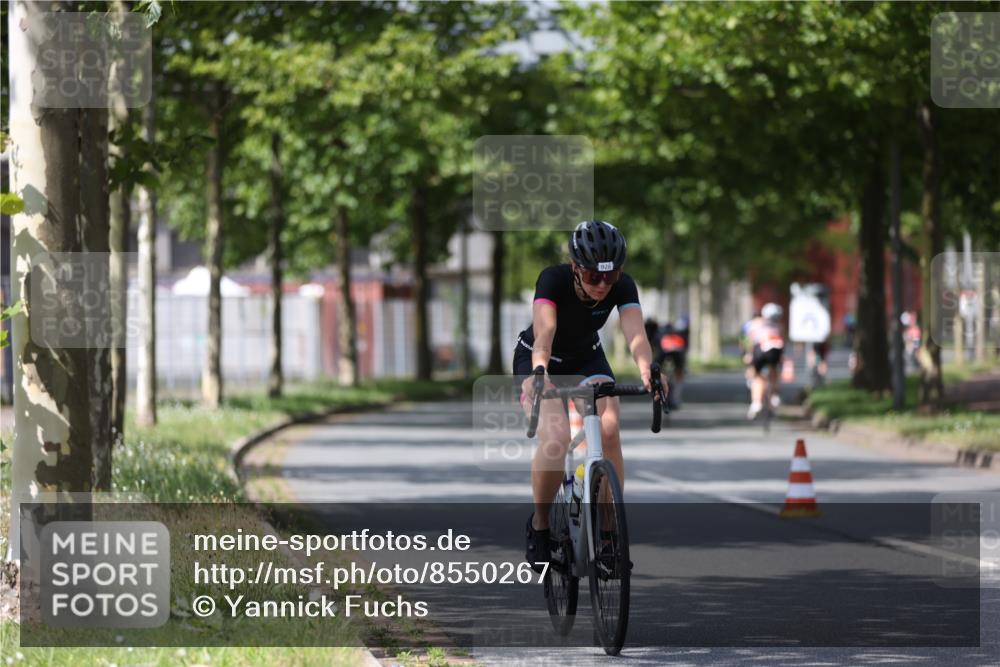 10.08.2025 - GEWOBA Citytriathlon Bremen Yannick Fuchs http://msf.ph/oto/8550267 10.08.2025 12:22:43 Radfahren 580, 634, 658, 665, 690, 714, 729, 803, 870, 910, 926 meine-sportfotos.de
