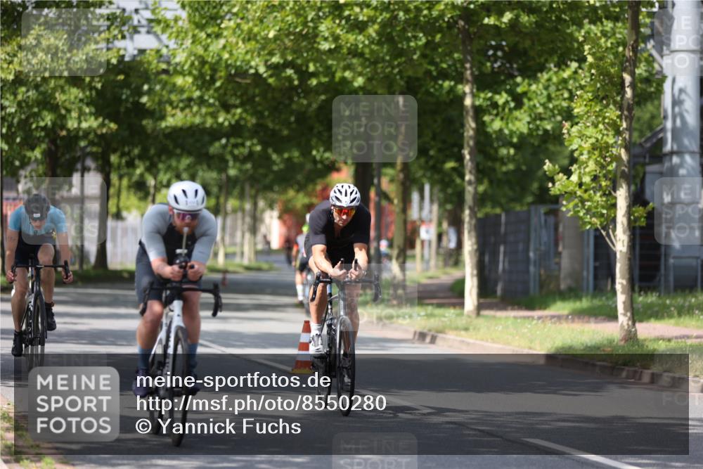 10.08.2025 - GEWOBA Citytriathlon Bremen Yannick Fuchs http://msf.ph/oto/8550280 10.08.2025 12:22:50 Radfahren 580, 634, 658, 690, 714, 729, 926 meine-sportfotos.de