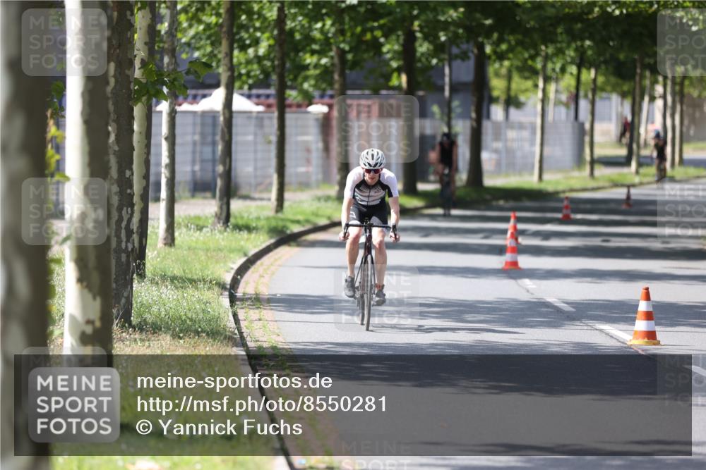 10.08.2025 - GEWOBA Citytriathlon Bremen Yannick Fuchs http://msf.ph/oto/8550281 10.08.2025 14:12:56 Radfahren 8, 95, 117, 148 meine-sportfotos.de