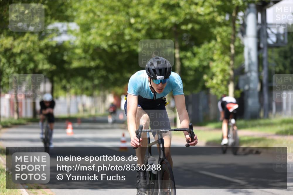 10.08.2025 - GEWOBA Citytriathlon Bremen Yannick Fuchs http://msf.ph/oto/8550288 10.08.2025 12:22:51 Radfahren 580, 634, 658, 690, 714, 729, 926 meine-sportfotos.de