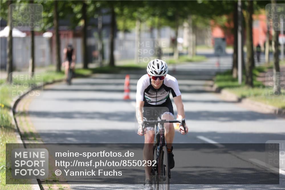 10.08.2025 - GEWOBA Citytriathlon Bremen Yannick Fuchs http://msf.ph/oto/8550292 10.08.2025 14:12:58 Radfahren 8, 95, 117, 148 meine-sportfotos.de