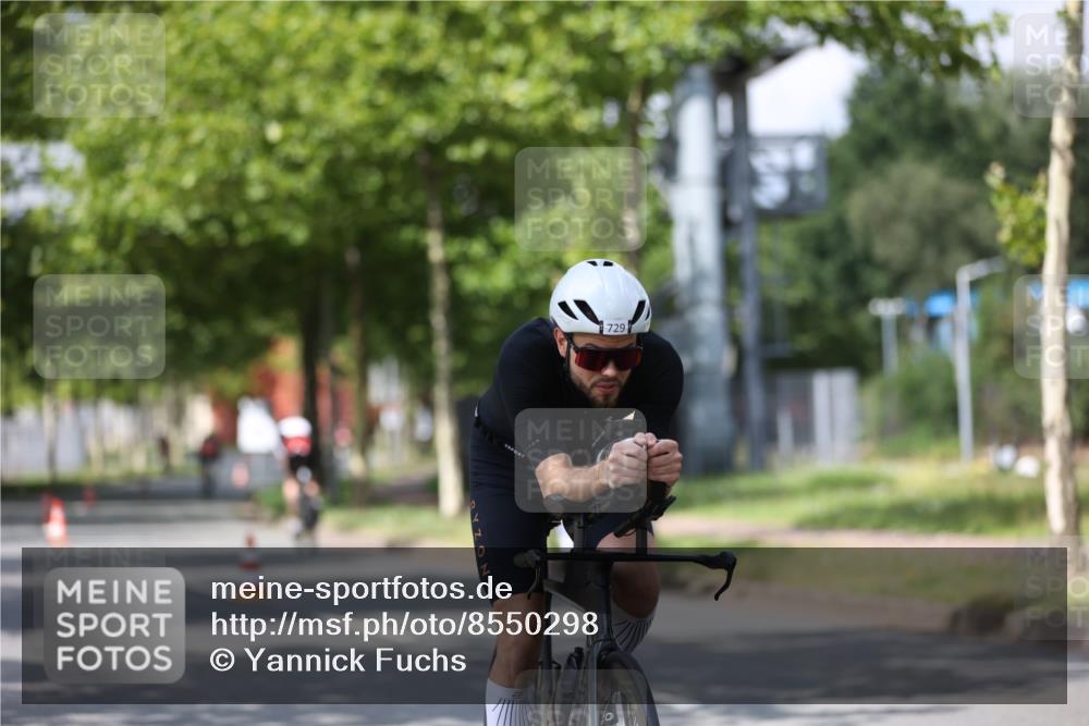 10.08.2025 - GEWOBA Citytriathlon Bremen Yannick Fuchs http://msf.ph/oto/8550298 10.08.2025 12:22:53 Radfahren 603, 634, 658, 690, 714, 729, 926 meine-sportfotos.de