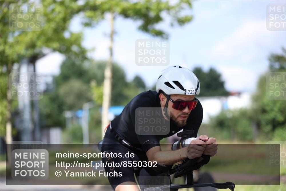 10.08.2025 - GEWOBA Citytriathlon Bremen Yannick Fuchs http://msf.ph/oto/8550302 10.08.2025 12:22:53 Radfahren 603, 634, 658, 690, 714, 729, 926 meine-sportfotos.de