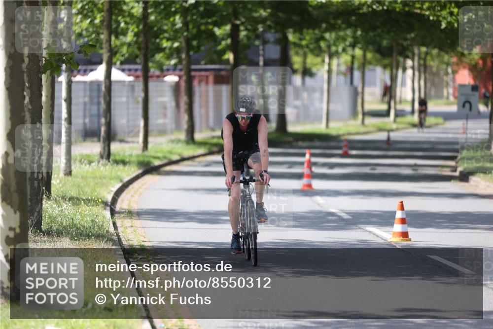 10.08.2025 - GEWOBA Citytriathlon Bremen Yannick Fuchs http://msf.ph/oto/8550312 10.08.2025 14:13:02 Radfahren 8, 95, 107, 148 meine-sportfotos.de