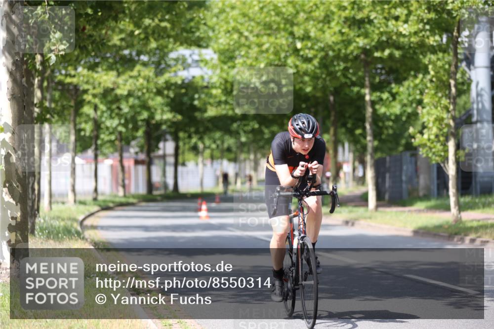 10.08.2025 - GEWOBA Citytriathlon Bremen Yannick Fuchs http://msf.ph/oto/8550314 10.08.2025 12:23:02 Radfahren 589, 603, 658, 690, 714, 729, 921, 934 meine-sportfotos.de