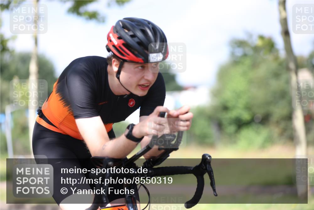 10.08.2025 - GEWOBA Citytriathlon Bremen Yannick Fuchs http://msf.ph/oto/8550319 10.08.2025 12:23:03 Radfahren 589, 603, 658, 690, 714, 729, 921, 934 meine-sportfotos.de