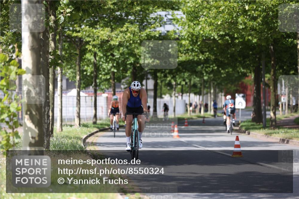 10.08.2025 - GEWOBA Citytriathlon Bremen Yannick Fuchs http://msf.ph/oto/8550324 10.08.2025 12:23:09 Radfahren 589, 603, 606, 638, 740, 921, 934 meine-sportfotos.de