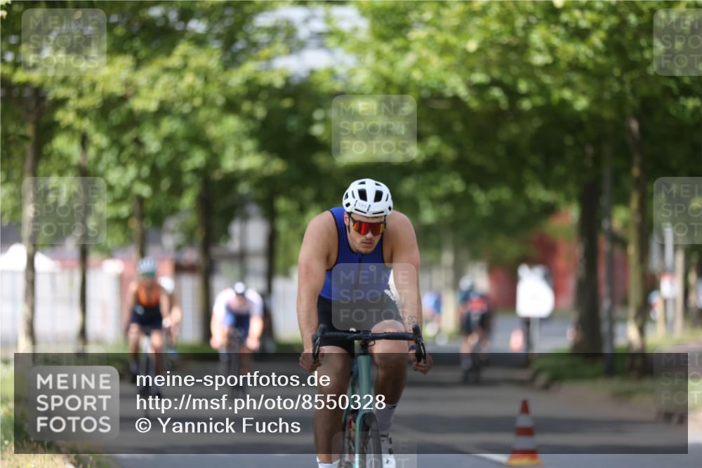 10.08.2025 - GEWOBA Citytriathlon Bremen Yannick Fuchs http://msf.ph/oto/8550328 10.08.2025 12:23:10 Radfahren 589, 603, 606, 638, 740, 921, 934 meine-sportfotos.de