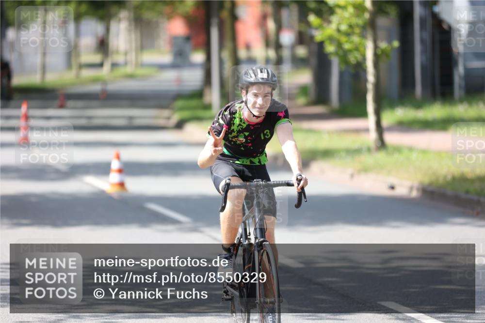 10.08.2025 - GEWOBA Citytriathlon Bremen Yannick Fuchs http://msf.ph/oto/8550329 10.08.2025 14:13:06 Radfahren 8, 95, 107, 148 meine-sportfotos.de