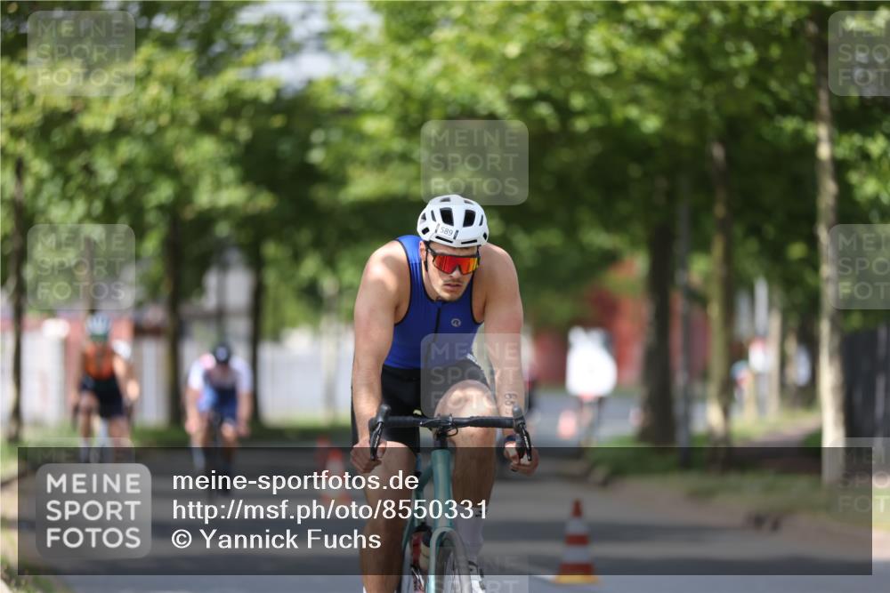 10.08.2025 - GEWOBA Citytriathlon Bremen Yannick Fuchs http://msf.ph/oto/8550331 10.08.2025 12:23:10 Radfahren 589, 603, 606, 638, 740, 921, 934 meine-sportfotos.de