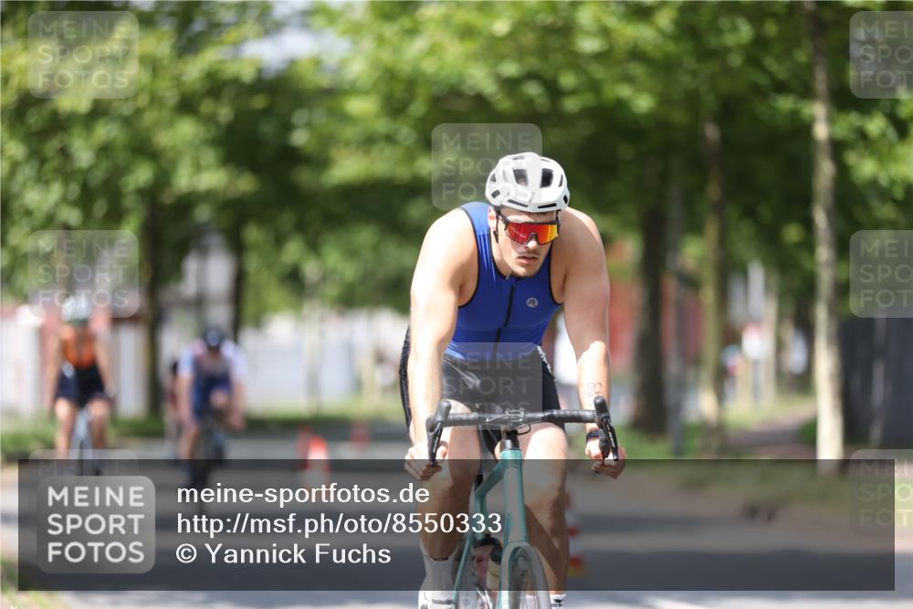 10.08.2025 - GEWOBA Citytriathlon Bremen Yannick Fuchs http://msf.ph/oto/8550333 10.08.2025 12:23:11 Radfahren 589, 603, 606, 638, 740, 921, 934, 953 meine-sportfotos.de