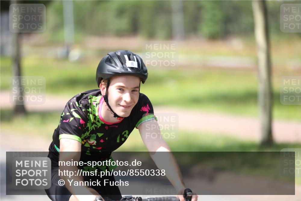 10.08.2025 - GEWOBA Citytriathlon Bremen Yannick Fuchs http://msf.ph/oto/8550338 10.08.2025 14:13:07 Radfahren 8, 95, 107 meine-sportfotos.de