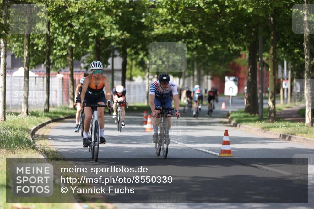 10.08.2025 - GEWOBA Citytriathlon Bremen Yannick Fuchs http://msf.ph/oto/8550339 10.08.2025 12:23:12 Radfahren 589, 603, 606, 638, 740, 921, 934, 953 meine-sportfotos.de
