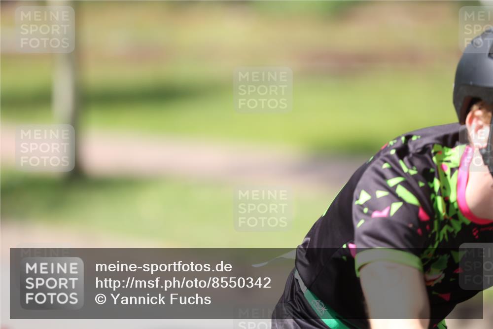 10.08.2025 - GEWOBA Citytriathlon Bremen Yannick Fuchs http://msf.ph/oto/8550342 10.08.2025 14:13:07 Radfahren 8, 95, 107 meine-sportfotos.de