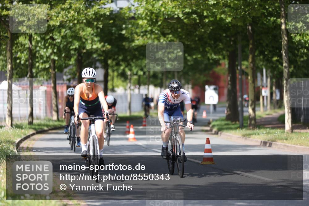 10.08.2025 - GEWOBA Citytriathlon Bremen Yannick Fuchs http://msf.ph/oto/8550343 10.08.2025 12:23:12 Radfahren 589, 603, 606, 638, 740, 921, 934, 953 meine-sportfotos.de