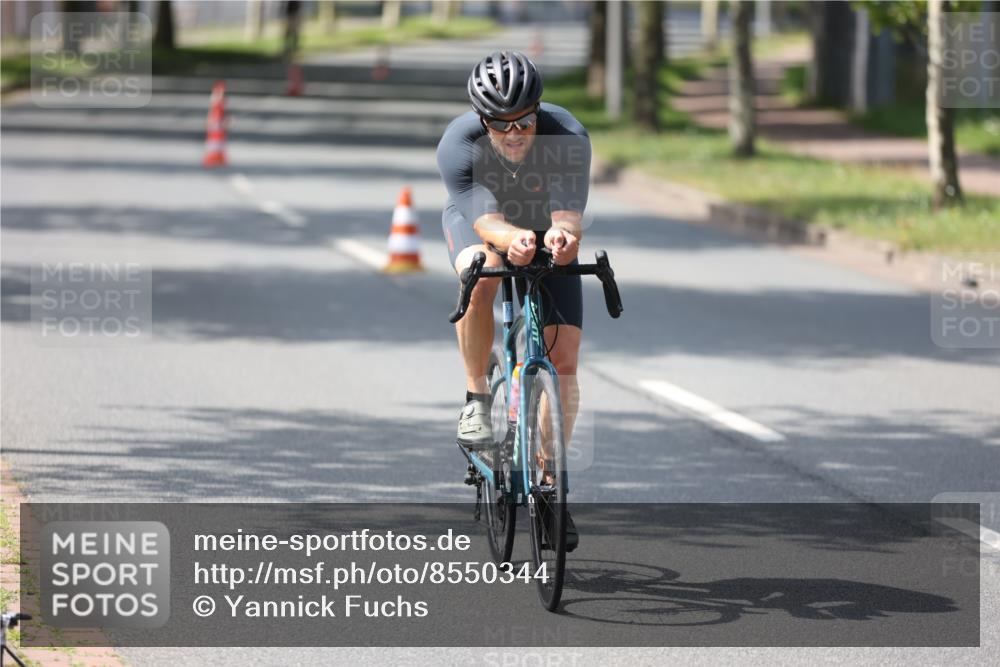 10.08.2025 - GEWOBA Citytriathlon Bremen Yannick Fuchs http://msf.ph/oto/8550344 10.08.2025 14:13:13 Radfahren 8, 104, 107 meine-sportfotos.de