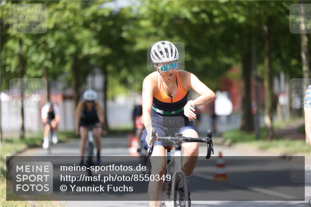 10.08.2025 - GEWOBA Citytriathlon Bremen Yannick Fuchs http://msf.ph/oto/8550349 10.08.2025 12:23:13 Radfahren 589, 603, 606, 638, 740, 921, 934, 953 meine-sportfotos.de