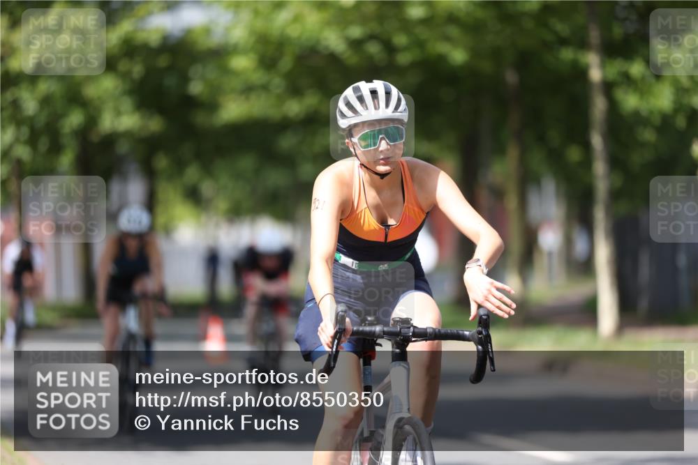 10.08.2025 - GEWOBA Citytriathlon Bremen Yannick Fuchs http://msf.ph/oto/8550350 10.08.2025 12:23:13 Radfahren 589, 603, 606, 638, 740, 921, 934, 953 meine-sportfotos.de