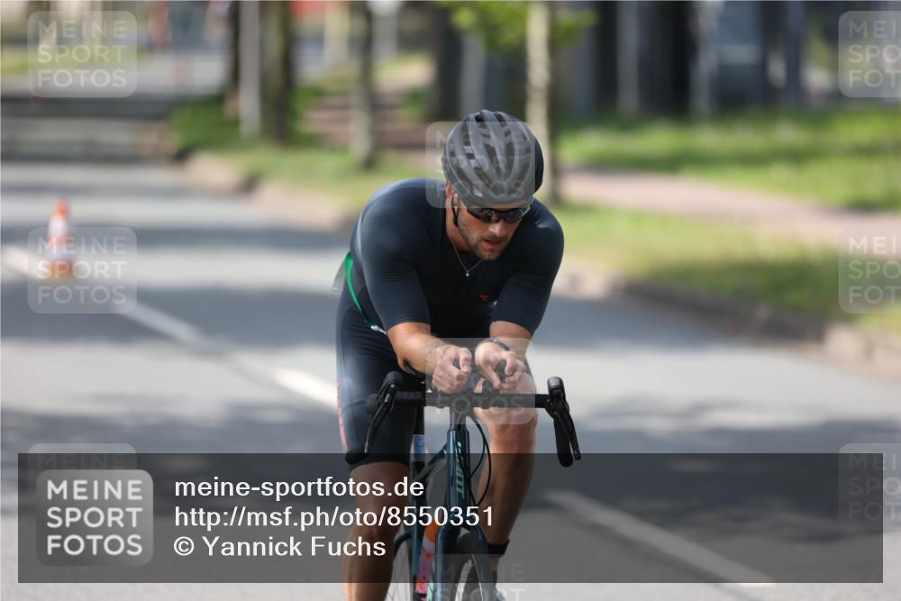 10.08.2025 - GEWOBA Citytriathlon Bremen Yannick Fuchs http://msf.ph/oto/8550351 10.08.2025 14:13:13 Radfahren 8, 104, 107 meine-sportfotos.de