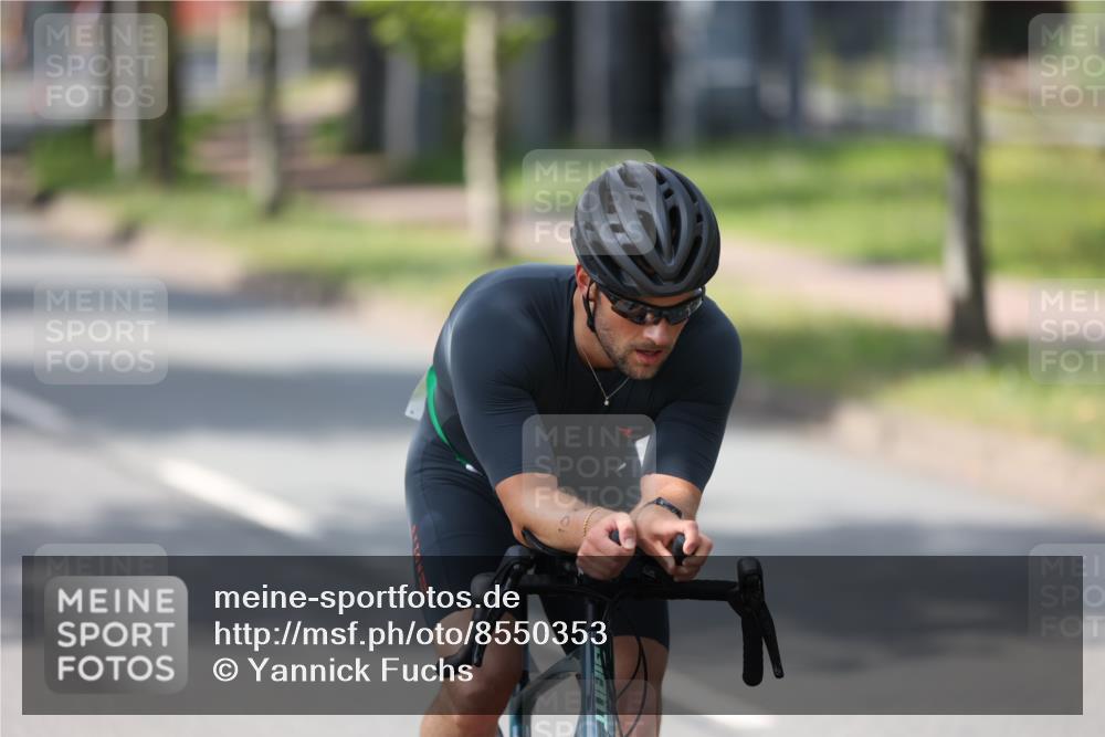 10.08.2025 - GEWOBA Citytriathlon Bremen Yannick Fuchs http://msf.ph/oto/8550353 10.08.2025 14:13:13 Radfahren 8, 104, 107 meine-sportfotos.de
