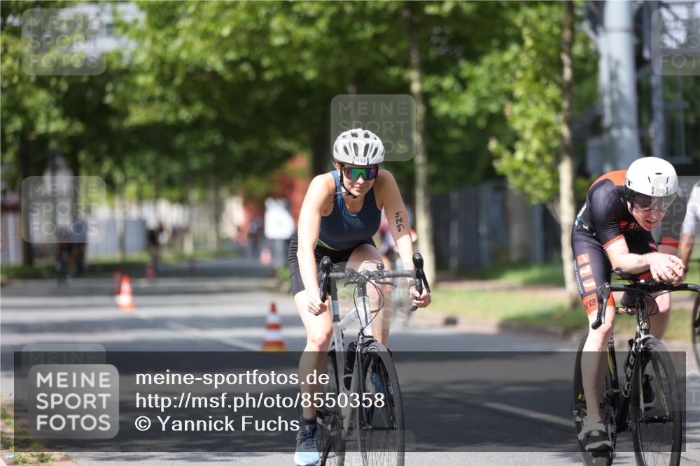 10.08.2025 - GEWOBA Citytriathlon Bremen Yannick Fuchs http://msf.ph/oto/8550358 10.08.2025 12:23:15 Radfahren 589, 603, 606, 638, 740, 754, 921, 934, 953 meine-sportfotos.de