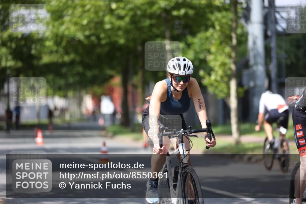 10.08.2025 - GEWOBA Citytriathlon Bremen Yannick Fuchs http://msf.ph/oto/8550361 10.08.2025 12:23:15 Radfahren 589, 603, 606, 638, 740, 754, 921, 934, 953 meine-sportfotos.de