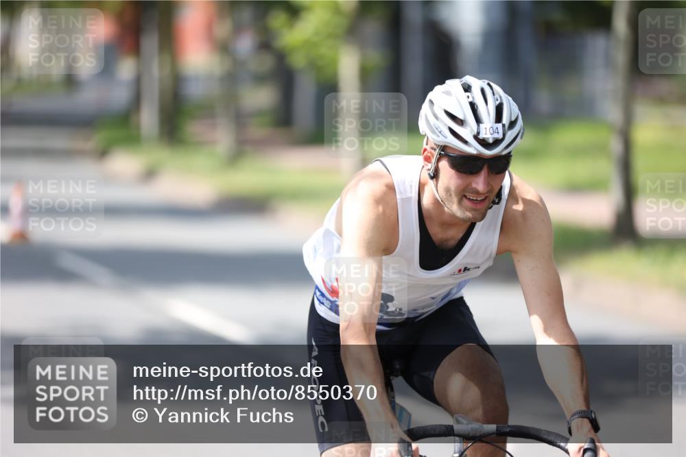 10.08.2025 - GEWOBA Citytriathlon Bremen Yannick Fuchs http://msf.ph/oto/8550370 10.08.2025 14:13:23 Radfahren 14, 26, 104, 107, 175 meine-sportfotos.de