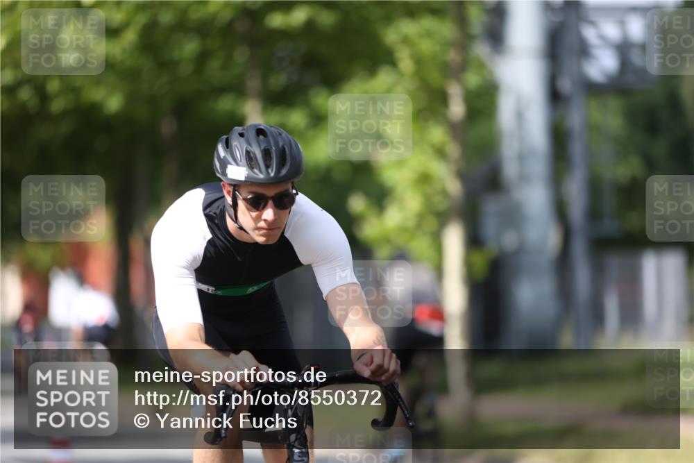 10.08.2025 - GEWOBA Citytriathlon Bremen Yannick Fuchs http://msf.ph/oto/8550372 10.08.2025 12:23:17 Radfahren 589, 603, 606, 638, 696, 740, 754, 802, 921, 934, 953 meine-sportfotos.de