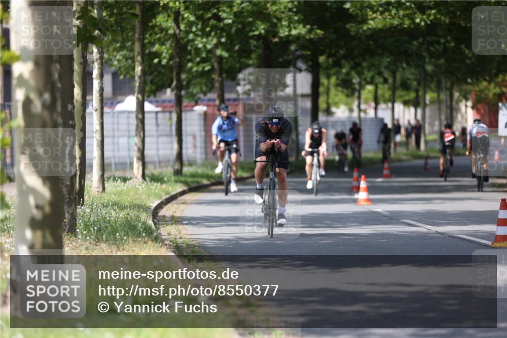 10.08.2025 - GEWOBA Citytriathlon Bremen Yannick Fuchs http://msf.ph/oto/8550377 10.08.2025 12:23:18 Radfahren 589, 603, 606, 638, 696, 740, 754, 802, 921, 934, 953 meine-sportfotos.de