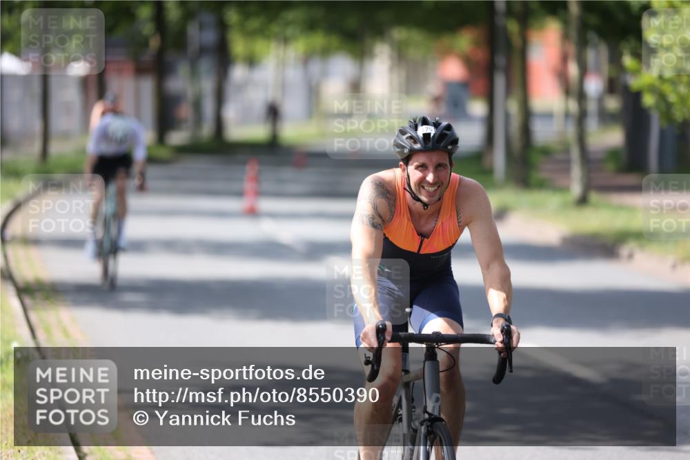 10.08.2025 - GEWOBA Citytriathlon Bremen Yannick Fuchs http://msf.ph/oto/8550390 10.08.2025 14:13:26 Radfahren 14, 26, 44, 104, 175 meine-sportfotos.de
