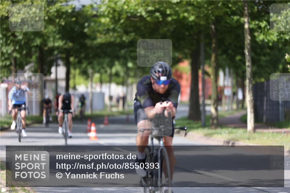 10.08.2025 - GEWOBA Citytriathlon Bremen Yannick Fuchs http://msf.ph/oto/8550393 10.08.2025 12:23:20 Radfahren 589, 606, 638, 696, 740, 754, 802, 921, 934, 953 meine-sportfotos.de