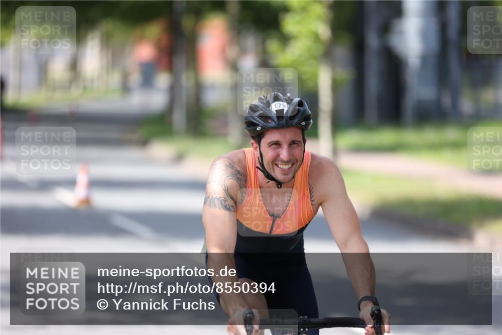 10.08.2025 - GEWOBA Citytriathlon Bremen Yannick Fuchs http://msf.ph/oto/8550394 10.08.2025 14:13:27 Radfahren 14, 26, 44, 104, 112, 175 meine-sportfotos.de