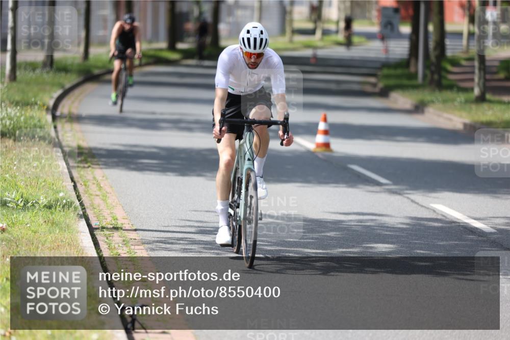 10.08.2025 - GEWOBA Citytriathlon Bremen Yannick Fuchs http://msf.ph/oto/8550400 10.08.2025 14:13:28 Radfahren 14, 26, 44, 104, 112, 175 meine-sportfotos.de