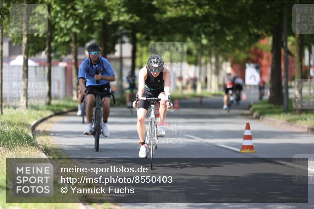 10.08.2025 - GEWOBA Citytriathlon Bremen Yannick Fuchs http://msf.ph/oto/8550403 10.08.2025 12:23:22 Radfahren 589, 606, 638, 696, 740, 754, 802, 921, 934, 945, 953 meine-sportfotos.de
