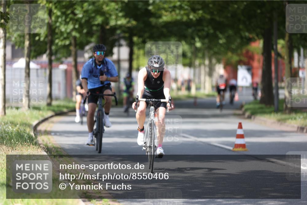 10.08.2025 - GEWOBA Citytriathlon Bremen Yannick Fuchs http://msf.ph/oto/8550406 10.08.2025 12:23:22 Radfahren 589, 606, 638, 696, 740, 754, 802, 921, 934, 945, 953 meine-sportfotos.de
