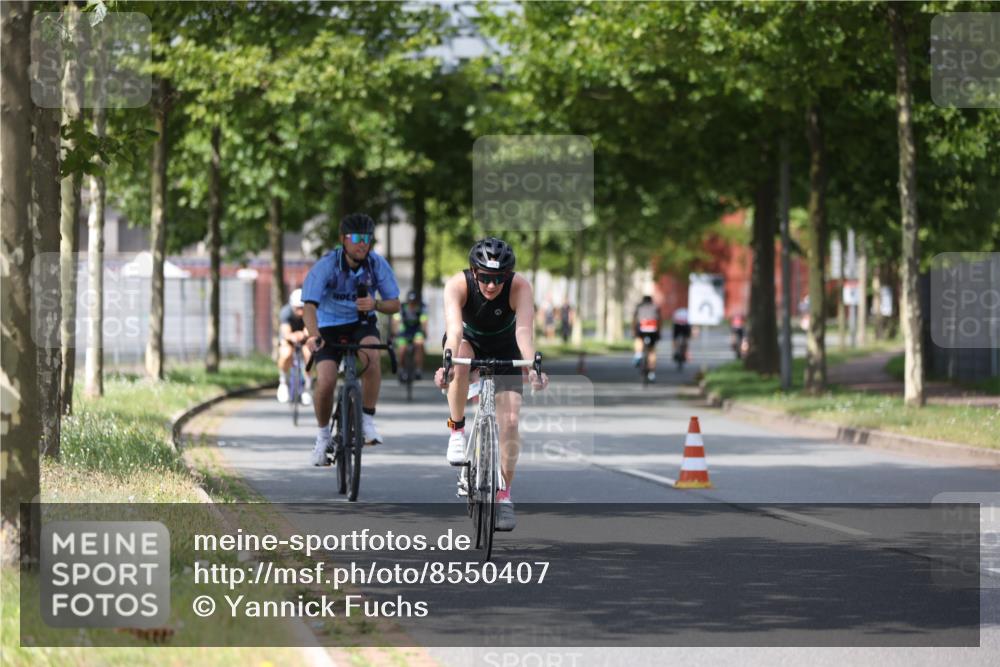 10.08.2025 - GEWOBA Citytriathlon Bremen Yannick Fuchs http://msf.ph/oto/8550407 10.08.2025 12:23:22 Radfahren 589, 606, 638, 696, 740, 754, 802, 921, 934, 945, 953 meine-sportfotos.de