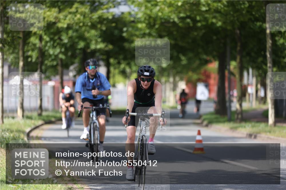 10.08.2025 - GEWOBA Citytriathlon Bremen Yannick Fuchs http://msf.ph/oto/8550412 10.08.2025 12:23:22 Radfahren 589, 606, 638, 696, 740, 754, 802, 921, 934, 945, 953 meine-sportfotos.de