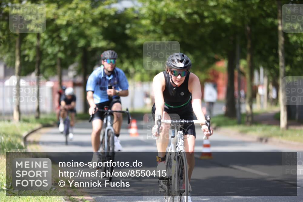10.08.2025 - GEWOBA Citytriathlon Bremen Yannick Fuchs http://msf.ph/oto/8550415 10.08.2025 12:23:23 Radfahren 589, 606, 638, 696, 740, 754, 802, 921, 934, 945, 953 meine-sportfotos.de