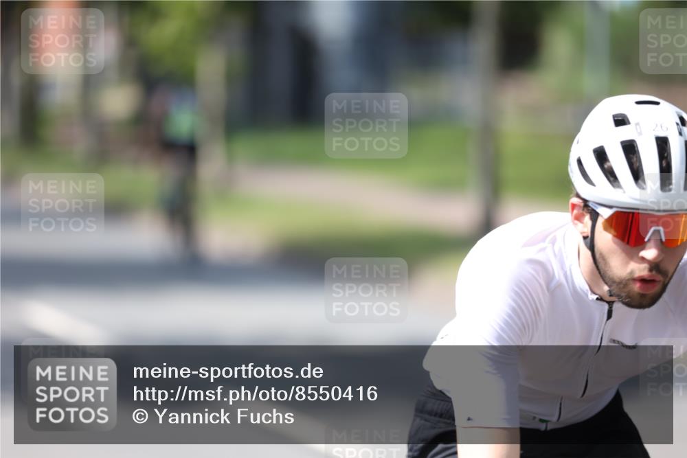 10.08.2025 - GEWOBA Citytriathlon Bremen Yannick Fuchs http://msf.ph/oto/8550416 10.08.2025 14:13:29 Radfahren 14, 26, 44, 104, 112, 175 meine-sportfotos.de