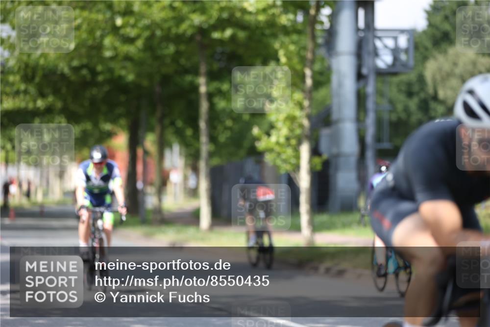 10.08.2025 - GEWOBA Citytriathlon Bremen Yannick Fuchs http://msf.ph/oto/8550435 10.08.2025 12:23:26 Radfahren 589, 606, 638, 696, 740, 754, 802, 921, 934, 945, 953 meine-sportfotos.de