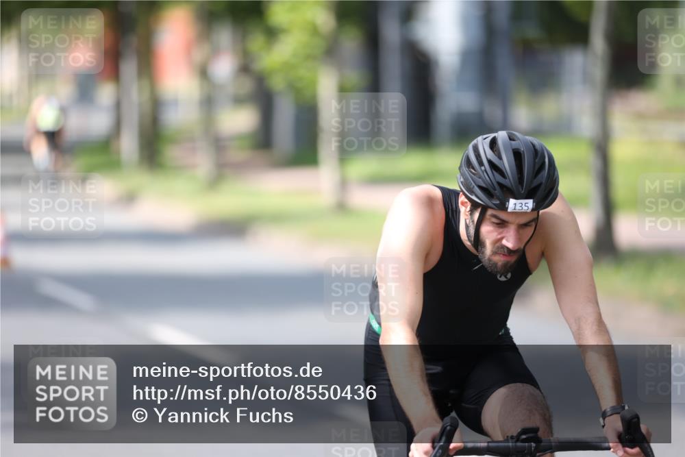 10.08.2025 - GEWOBA Citytriathlon Bremen Yannick Fuchs http://msf.ph/oto/8550436 10.08.2025 14:13:32 Radfahren 14, 26, 44, 104, 112, 175 meine-sportfotos.de