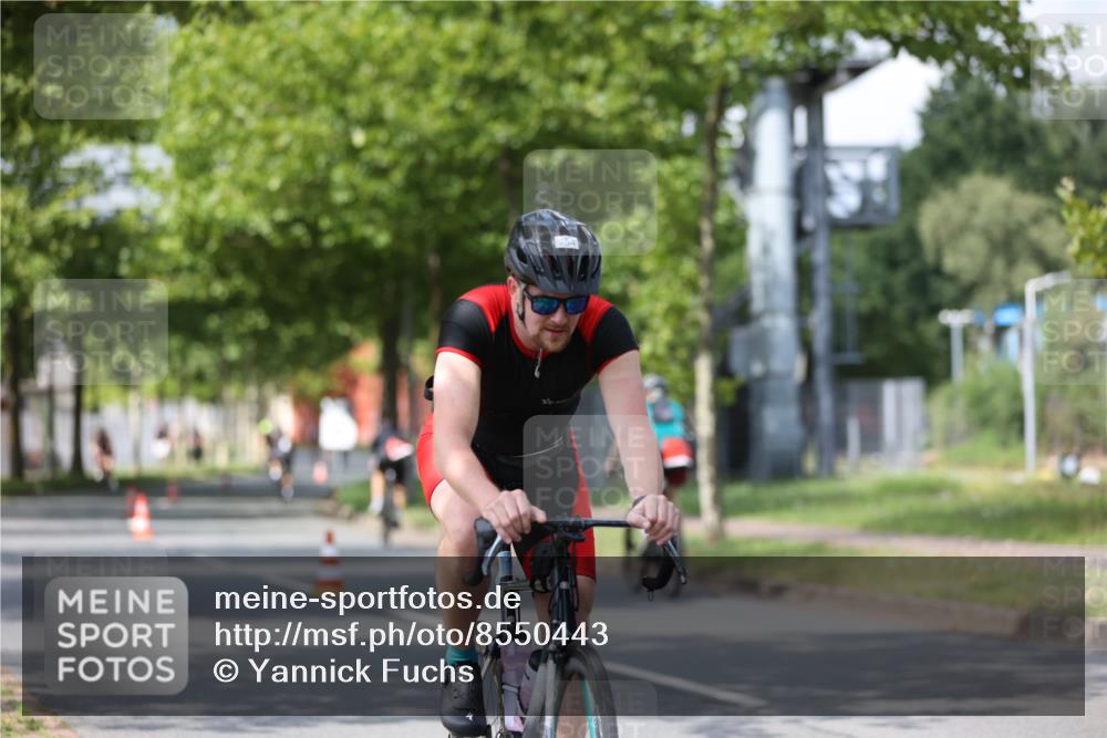 10.08.2025 - GEWOBA Citytriathlon Bremen Yannick Fuchs http://msf.ph/oto/8550443 10.08.2025 12:23:27 Radfahren 589, 606, 638, 696, 740, 754, 802, 921, 934, 945, 953, 983 meine-sportfotos.de